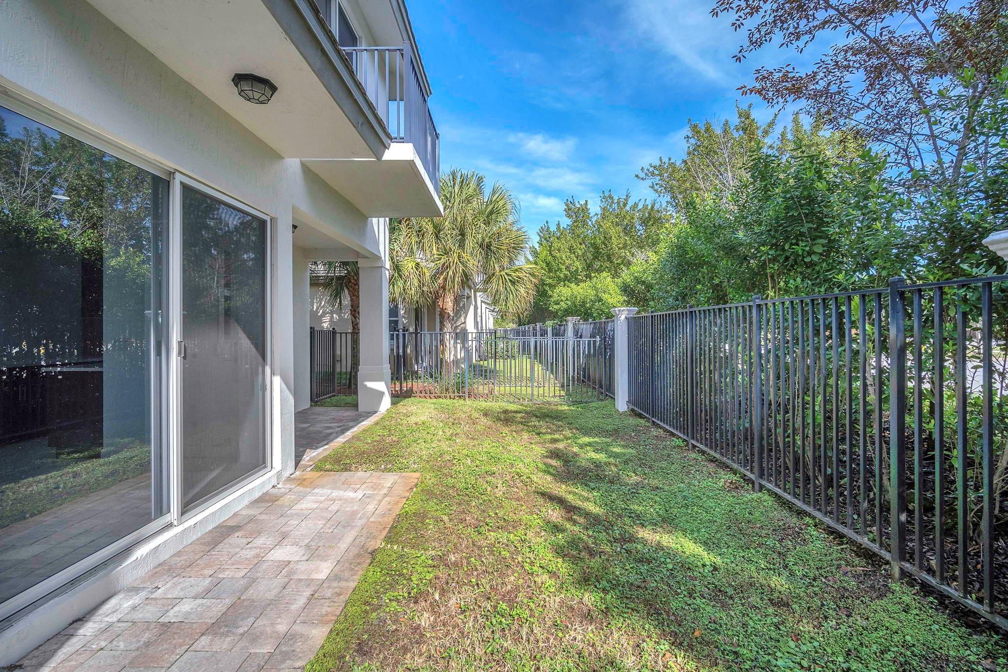 IN THE PINES - Residential Lease