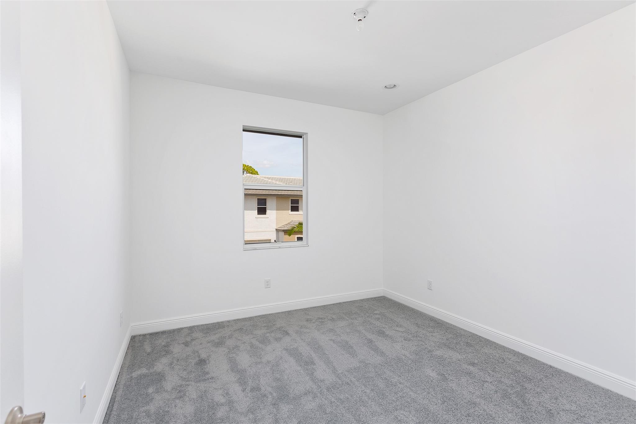 IN THE PINES - Residential Lease