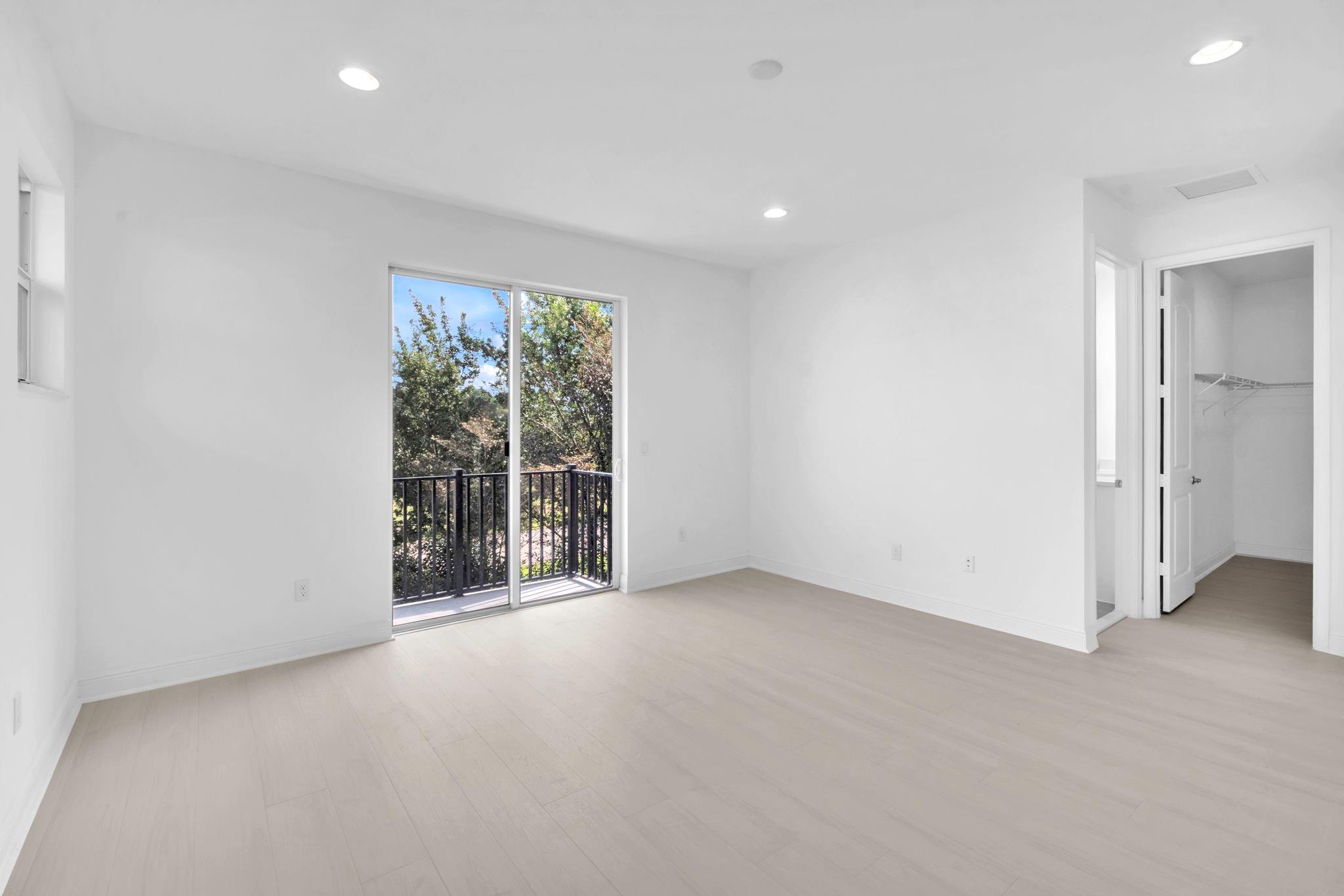 IN THE PINES - Residential Lease