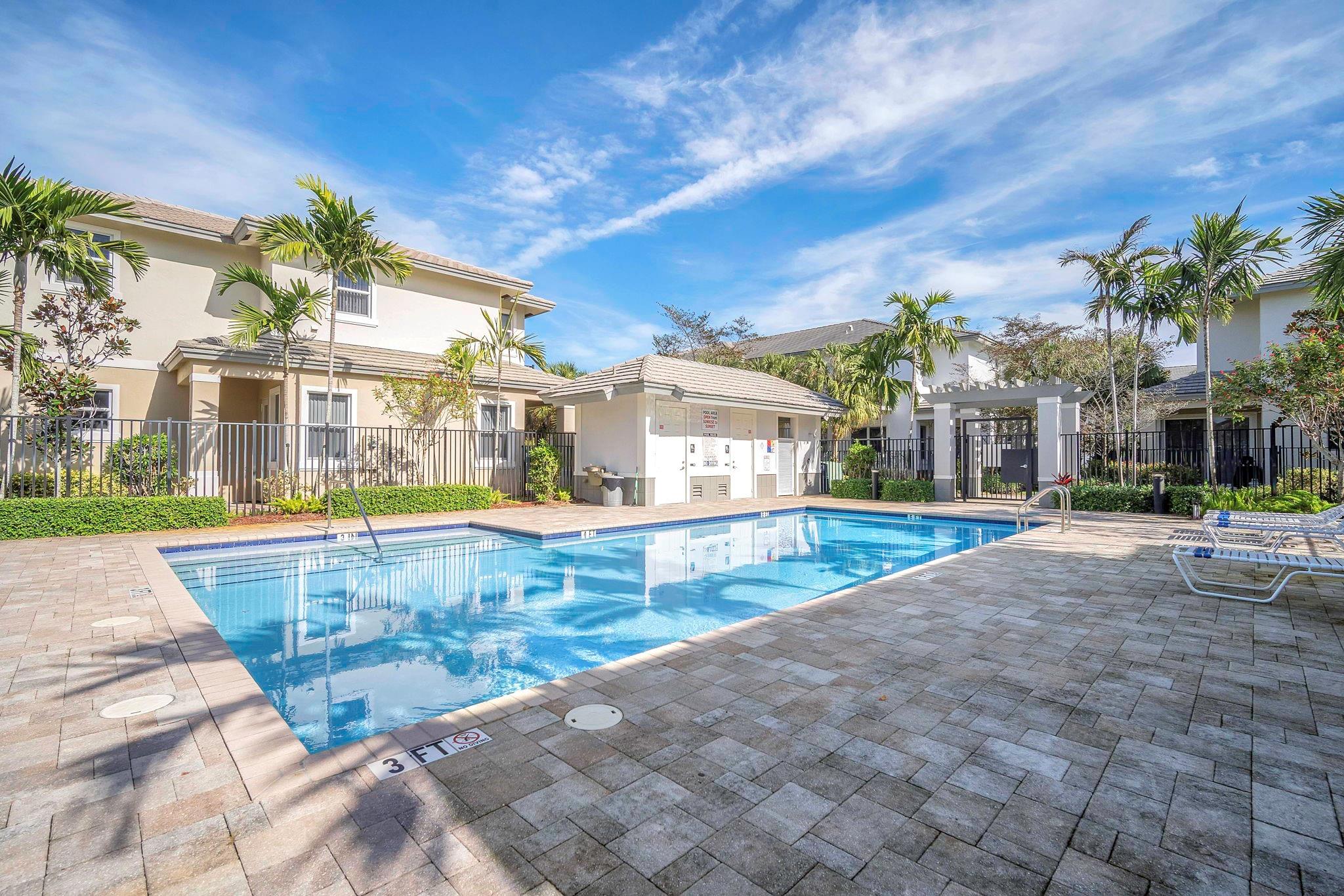 IN THE PINES - Residential Lease