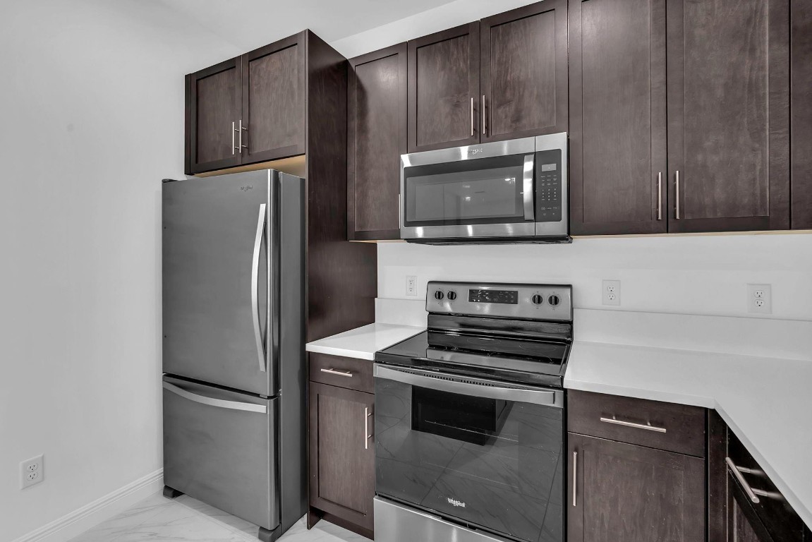 IN THE PINES - Residential Lease