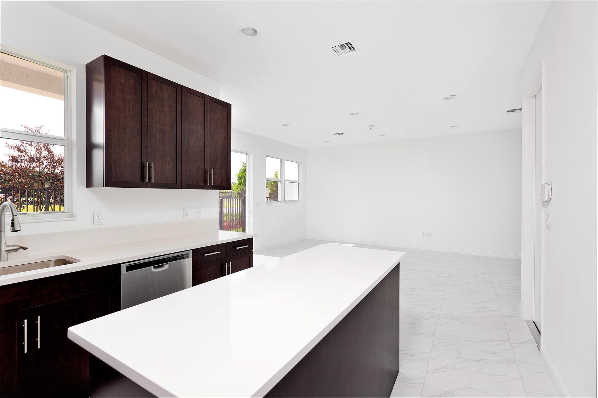 IN THE PINES - Residential Lease