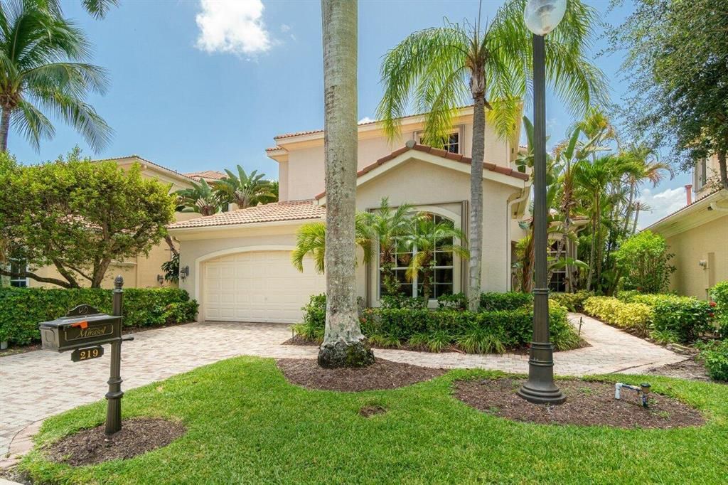 Photo of 219 Andalusia Drive Dr, Palm Beach Gardens, FL 33418 (MLS # R10819393)