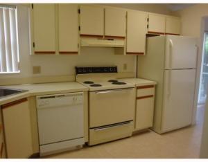 PALM CLUB - Residential Lease