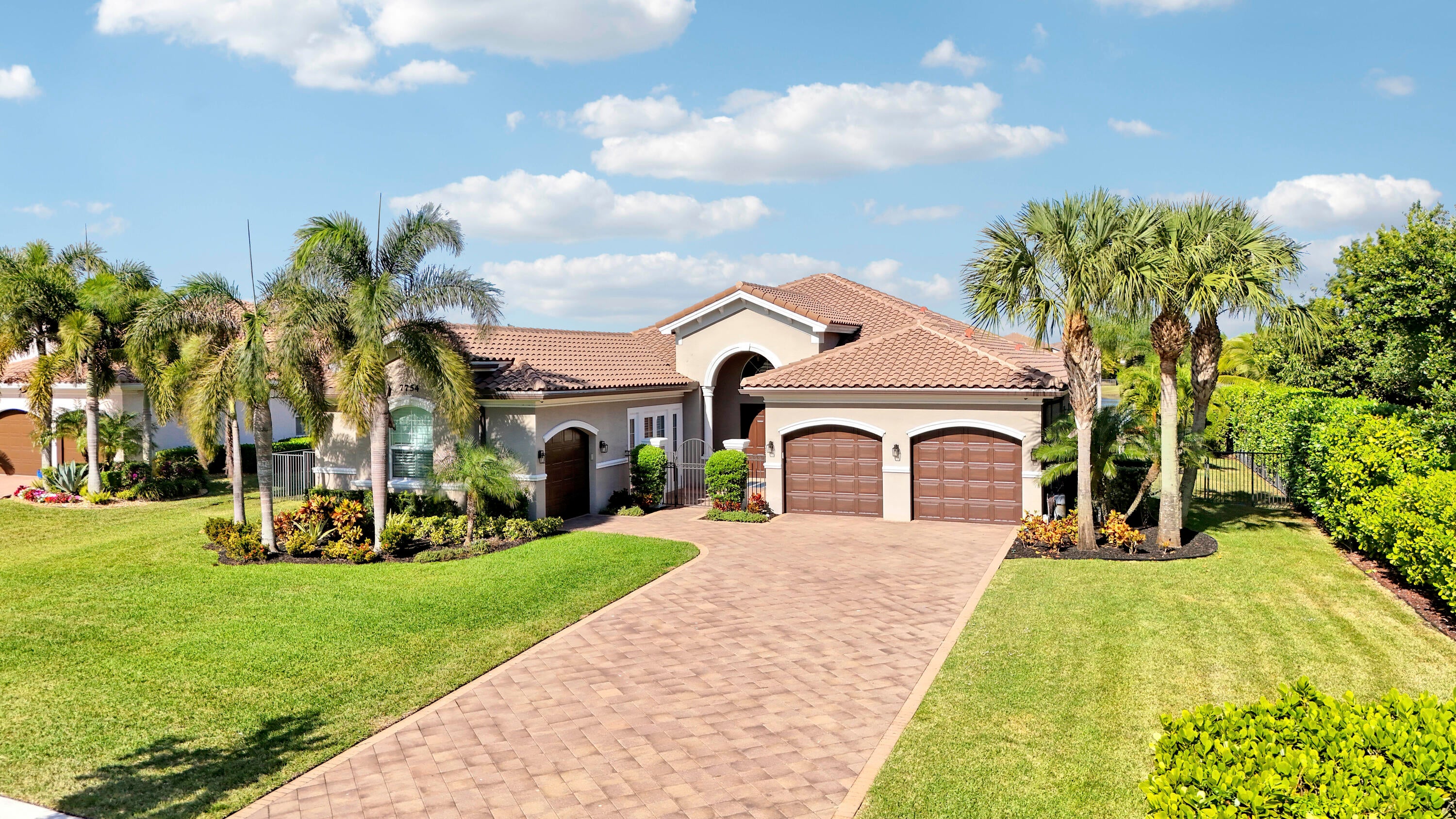 7754 Maywood Crest Drive