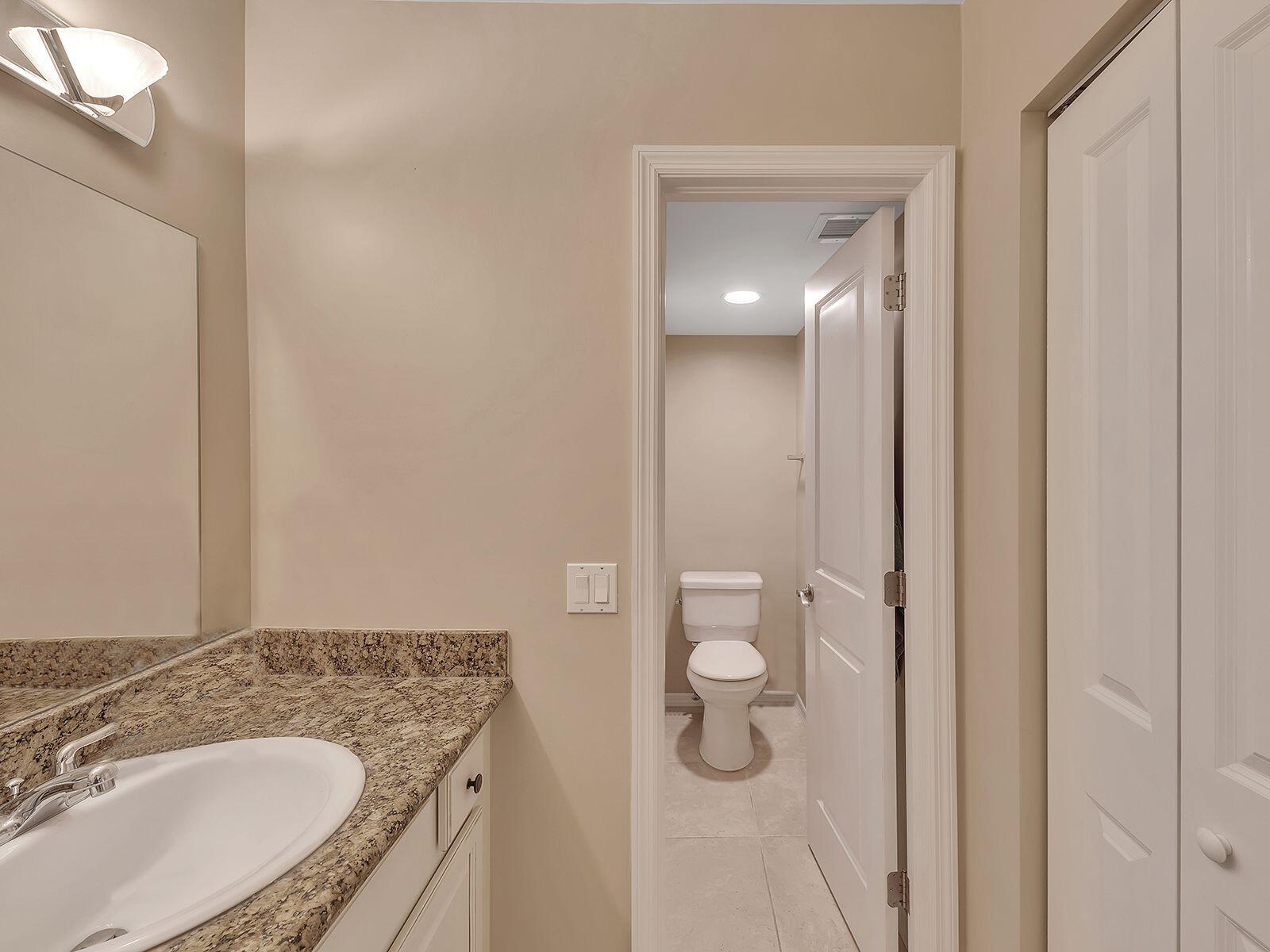 RACQUET CLUB APTS AT BONAVENTURE - Residential