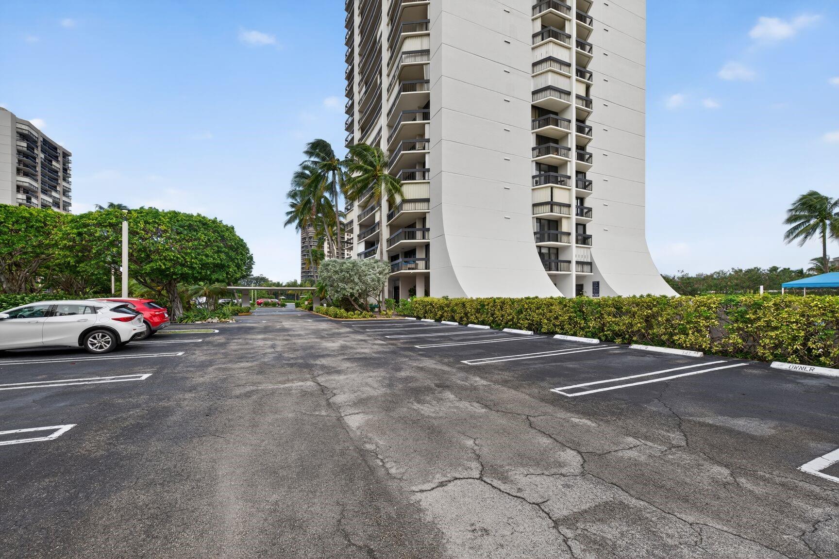View photos, virtual tours, details... 2400 Presidential Way 505