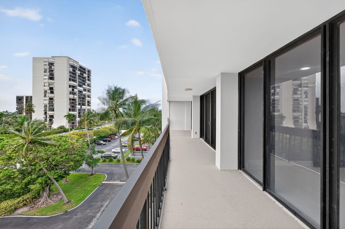 2400 Presidential Way 505