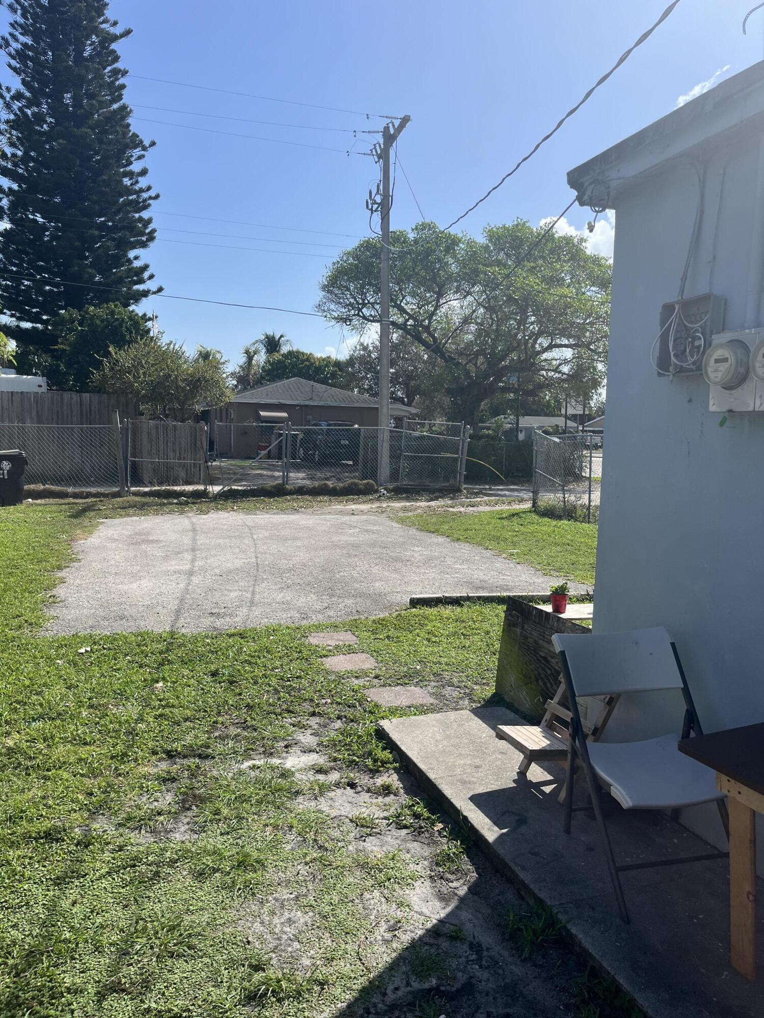 LAKE WORTH TOWN OF - Residential Income