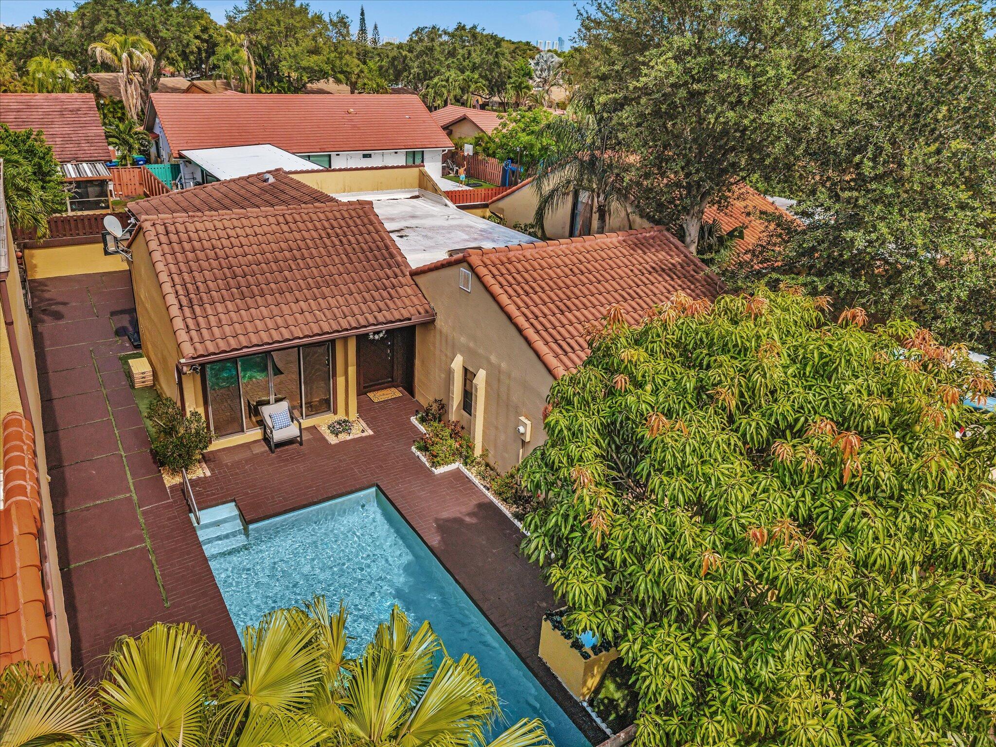 SKY LAKE VILLAS FIRST ADDN TO - Residential