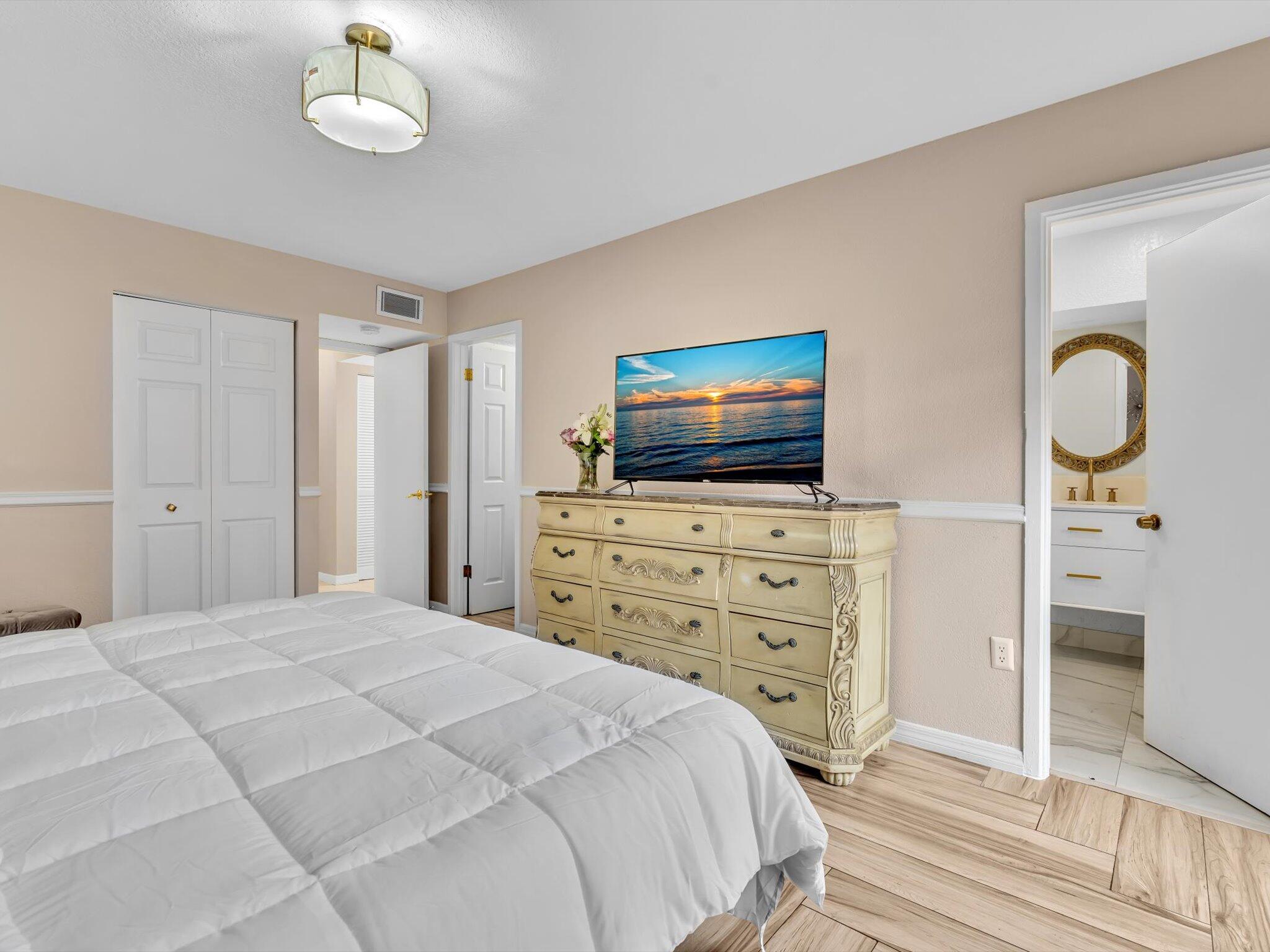 SKY LAKE VILLAS FIRST ADDN TO - Residential