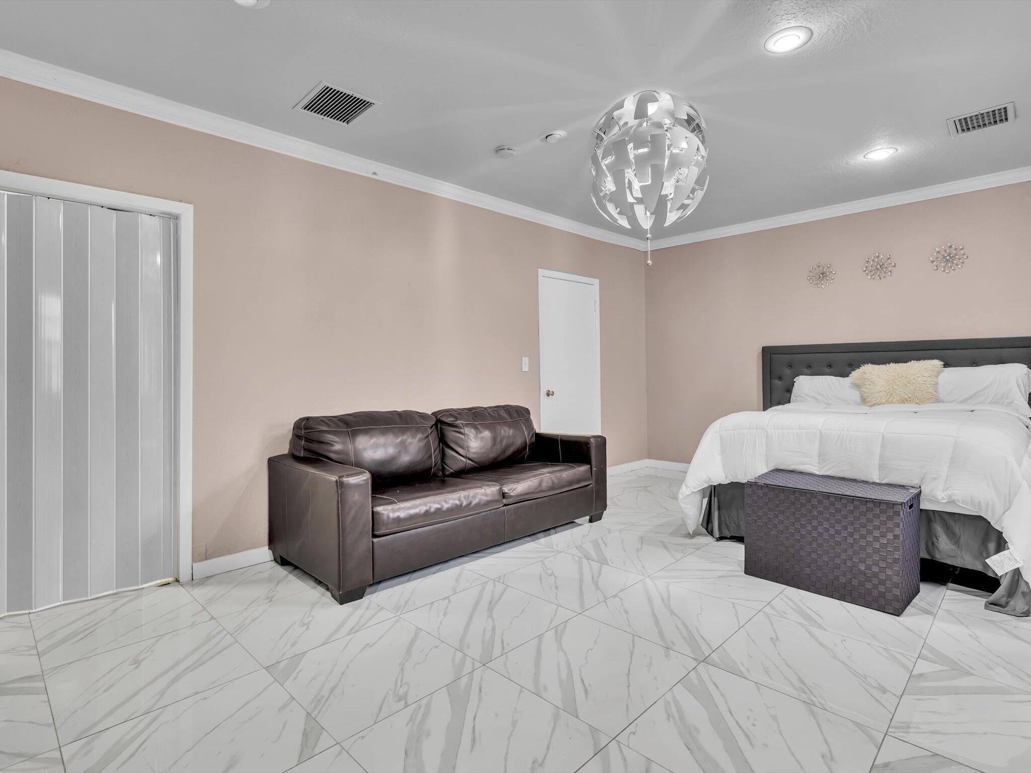 SKY LAKE VILLAS FIRST ADDN TO - Residential