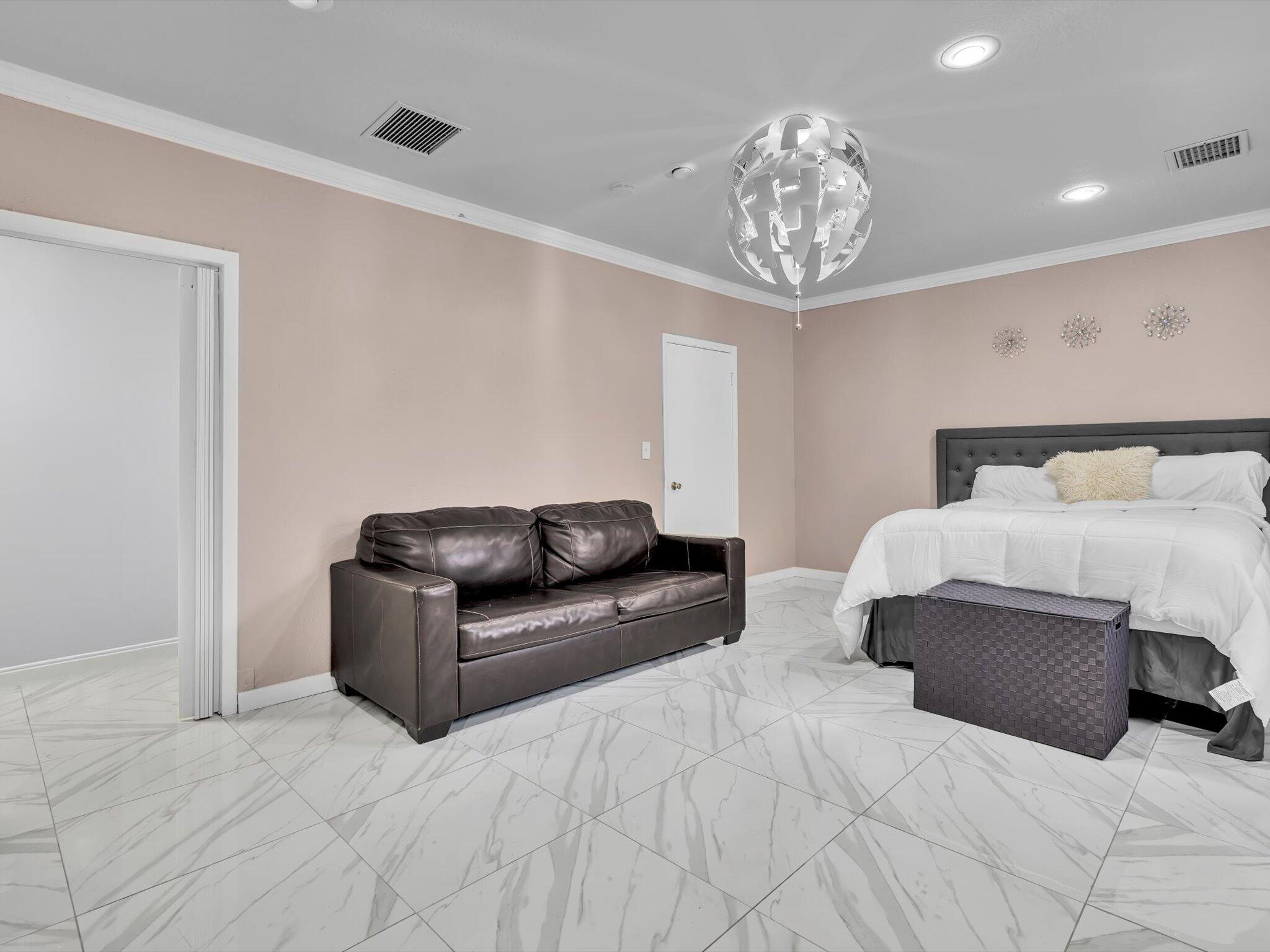 SKY LAKE VILLAS FIRST ADDN TO - Residential