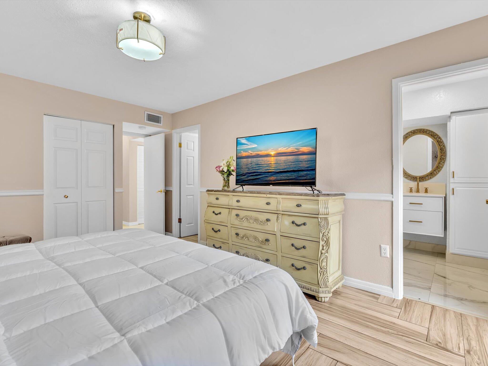 SKY LAKE VILLAS FIRST ADDN TO - Residential