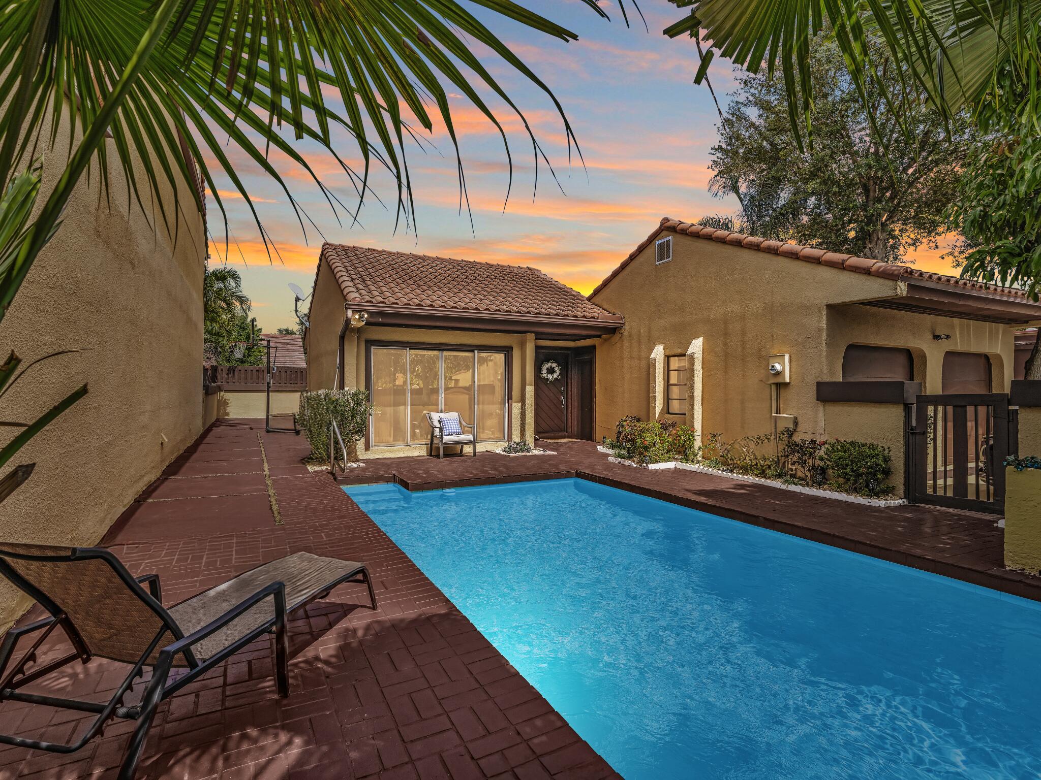SKY LAKE VILLAS FIRST ADDN TO - Residential