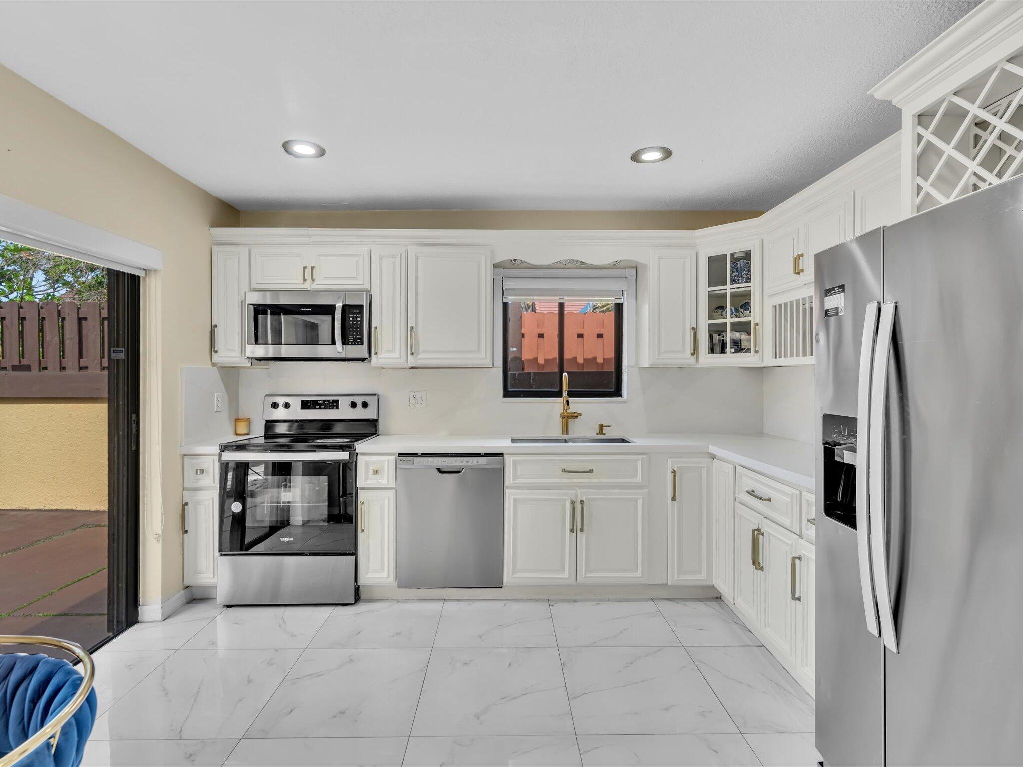 SKY LAKE VILLAS FIRST ADDN TO - Residential