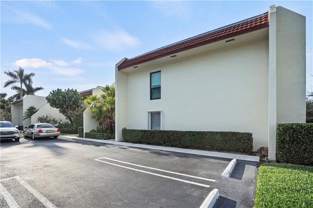 LANDS OF THE PRESIDENT - Residential