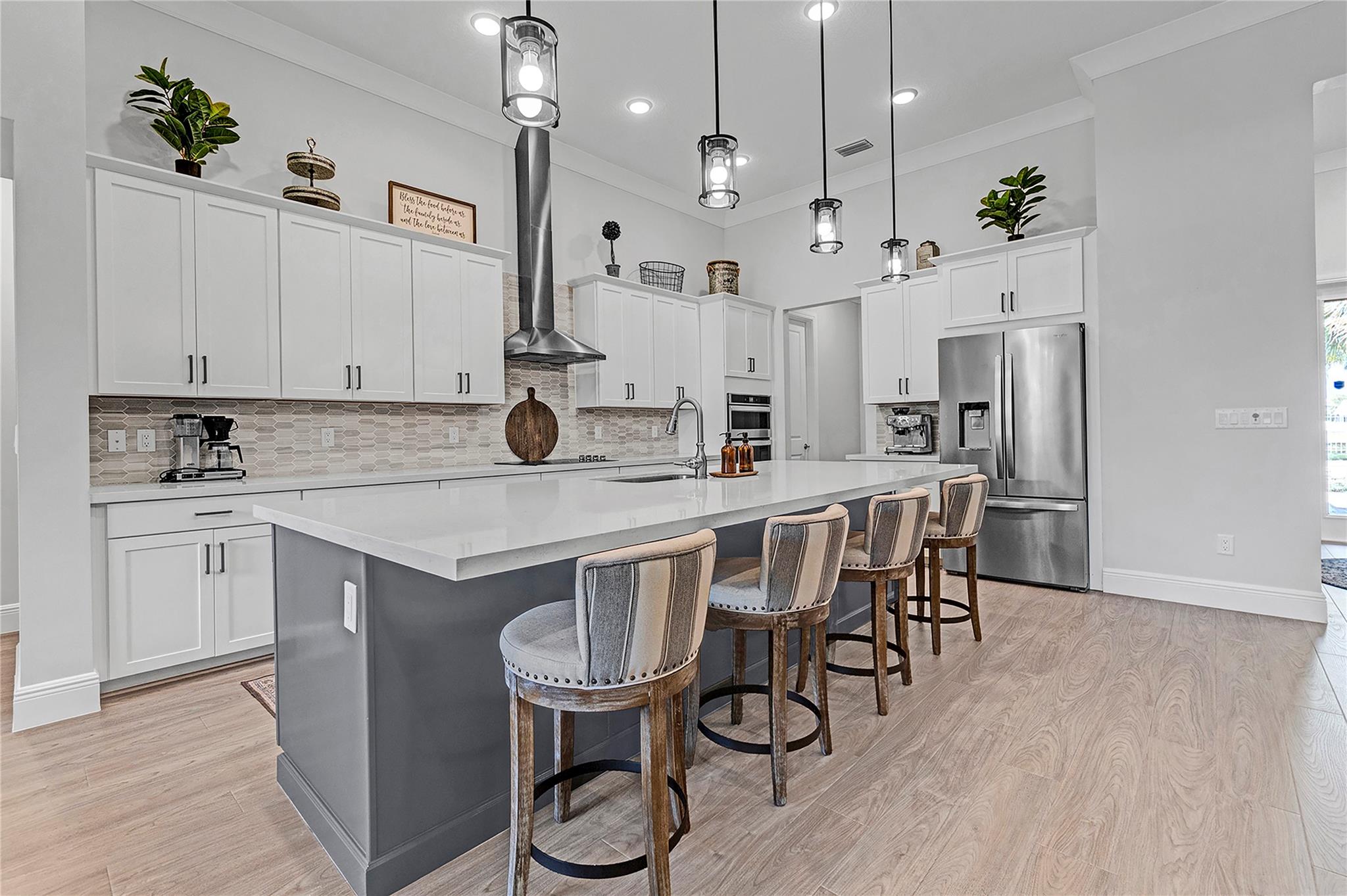 9682 Captiva Cir