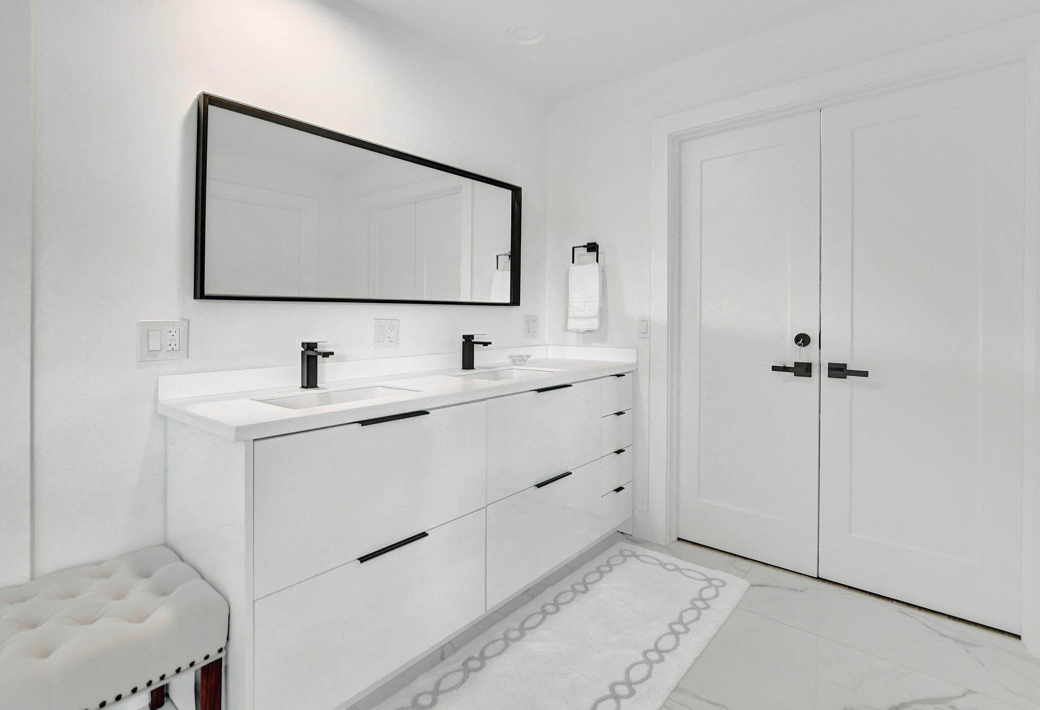 LOS RAYOS DE SOL - Residential Lease