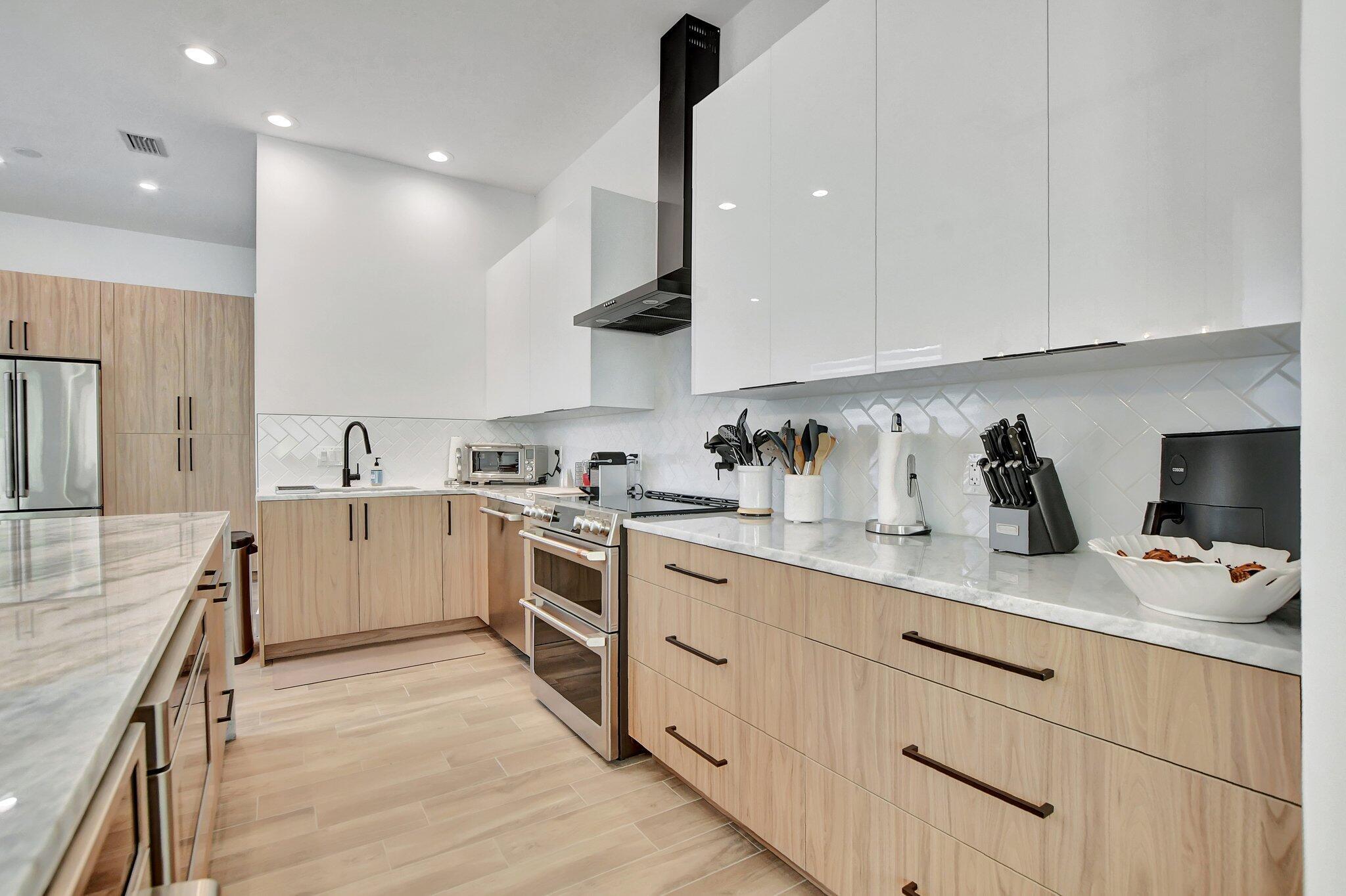 LOS RAYOS DE SOL - Residential Lease