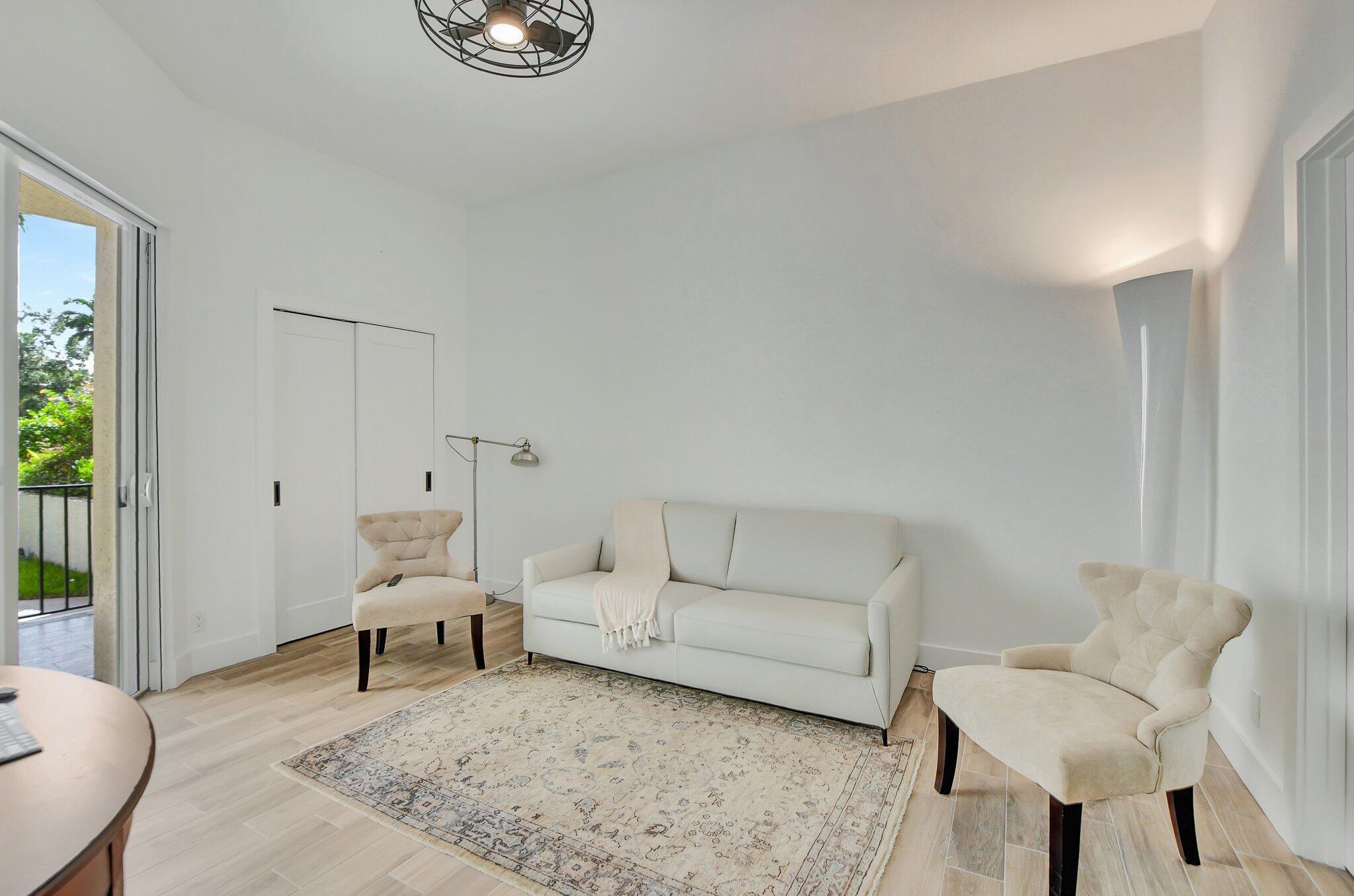 LOS RAYOS DE SOL - Residential Lease