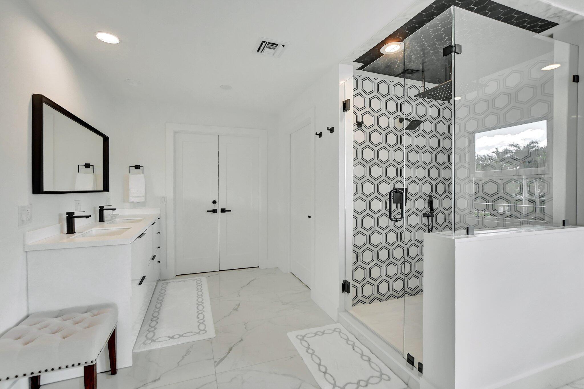 LOS RAYOS DE SOL - Residential Lease