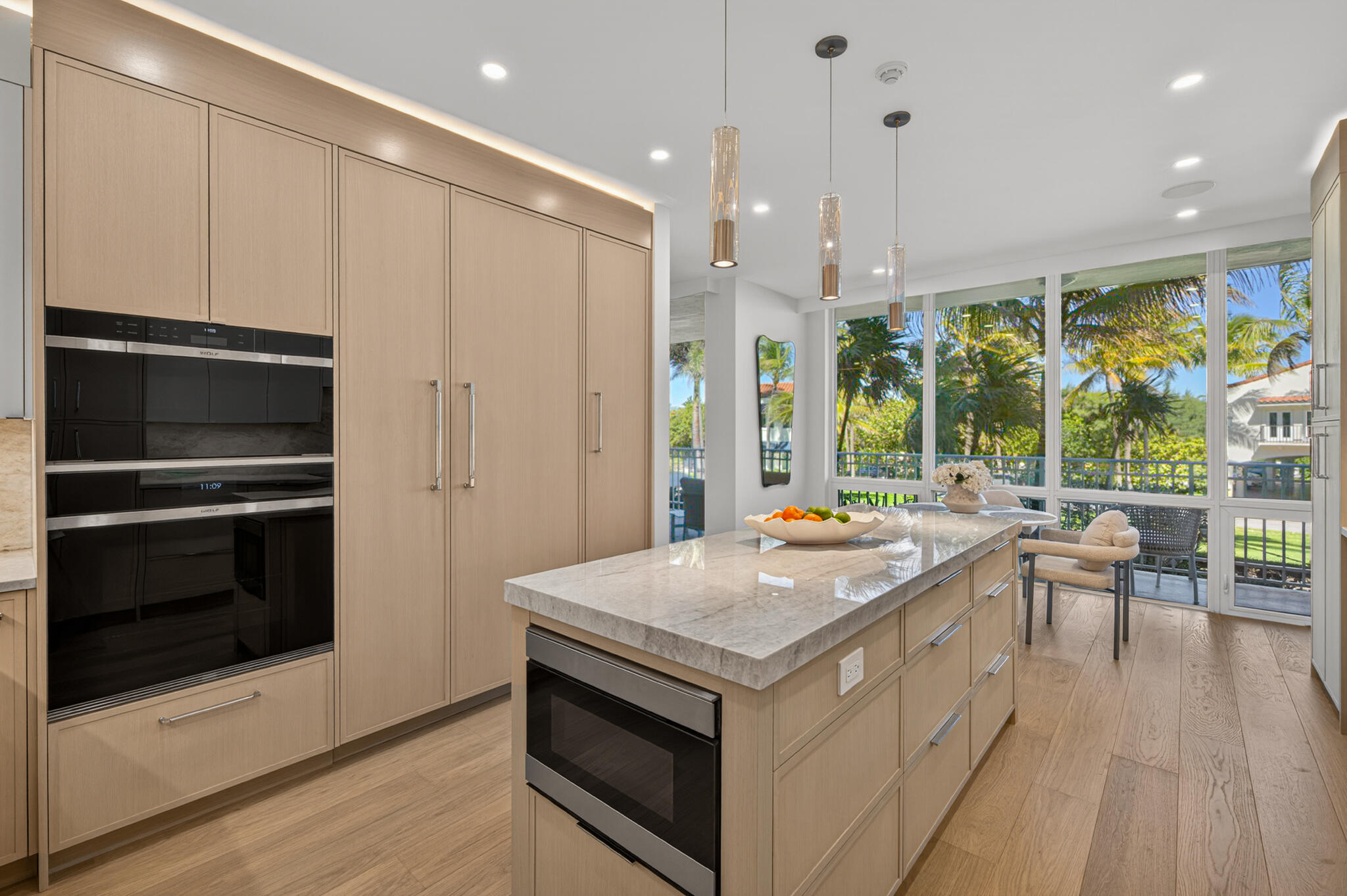 100 Royal Palm Way D2