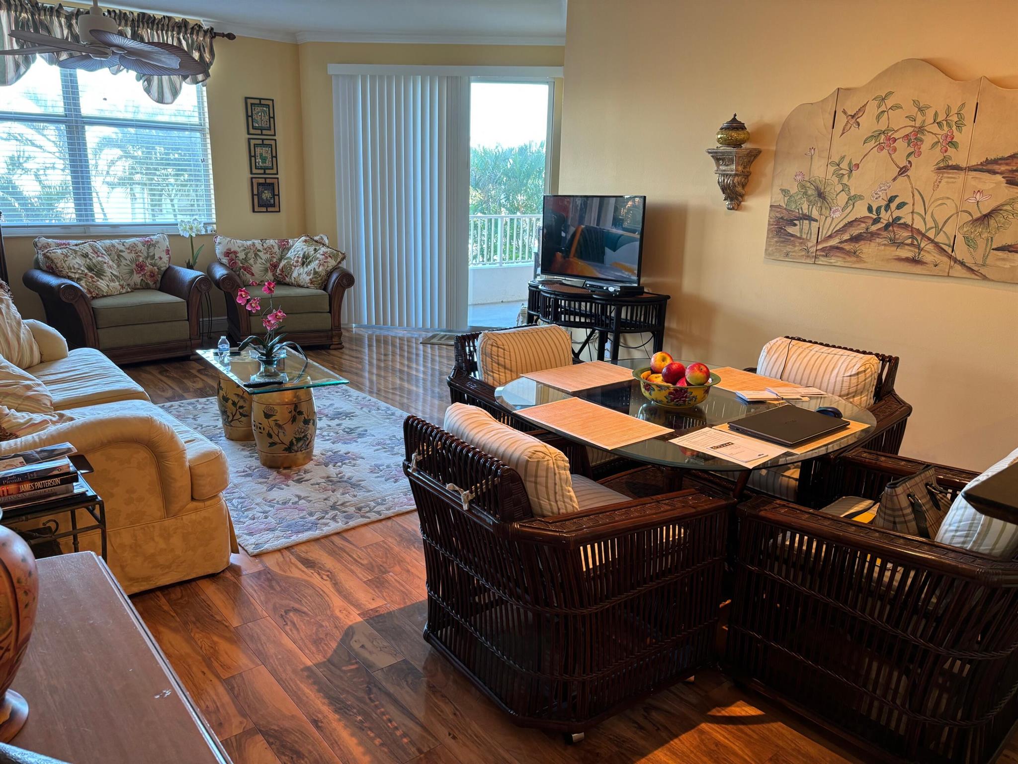 806 E Windward Way 205