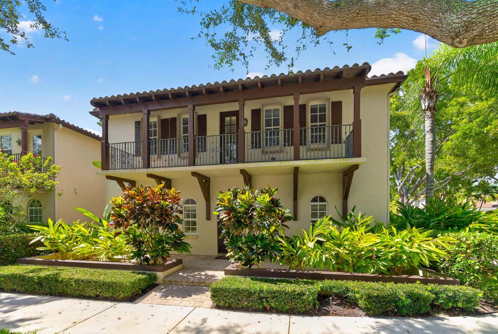 Photo of 116 Santiago Drive, Jupiter, FL 33458 (MLS # B26058676)