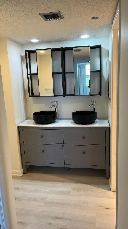 NO 104 PALM-AIRE COUNTRY CLUB - Residential Lease