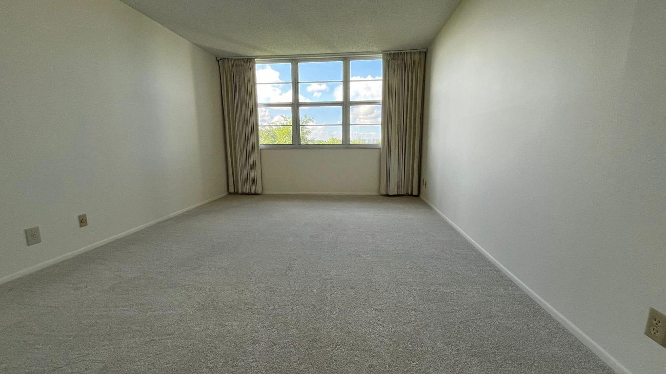 NO 104 PALM-AIRE COUNTRY CLUB - Residential Lease