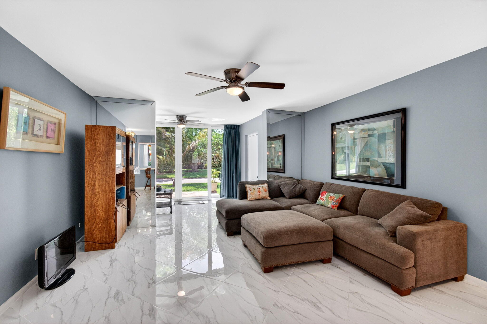 VILLAGES OF ORIOLE ABBEY CONDO - Residential