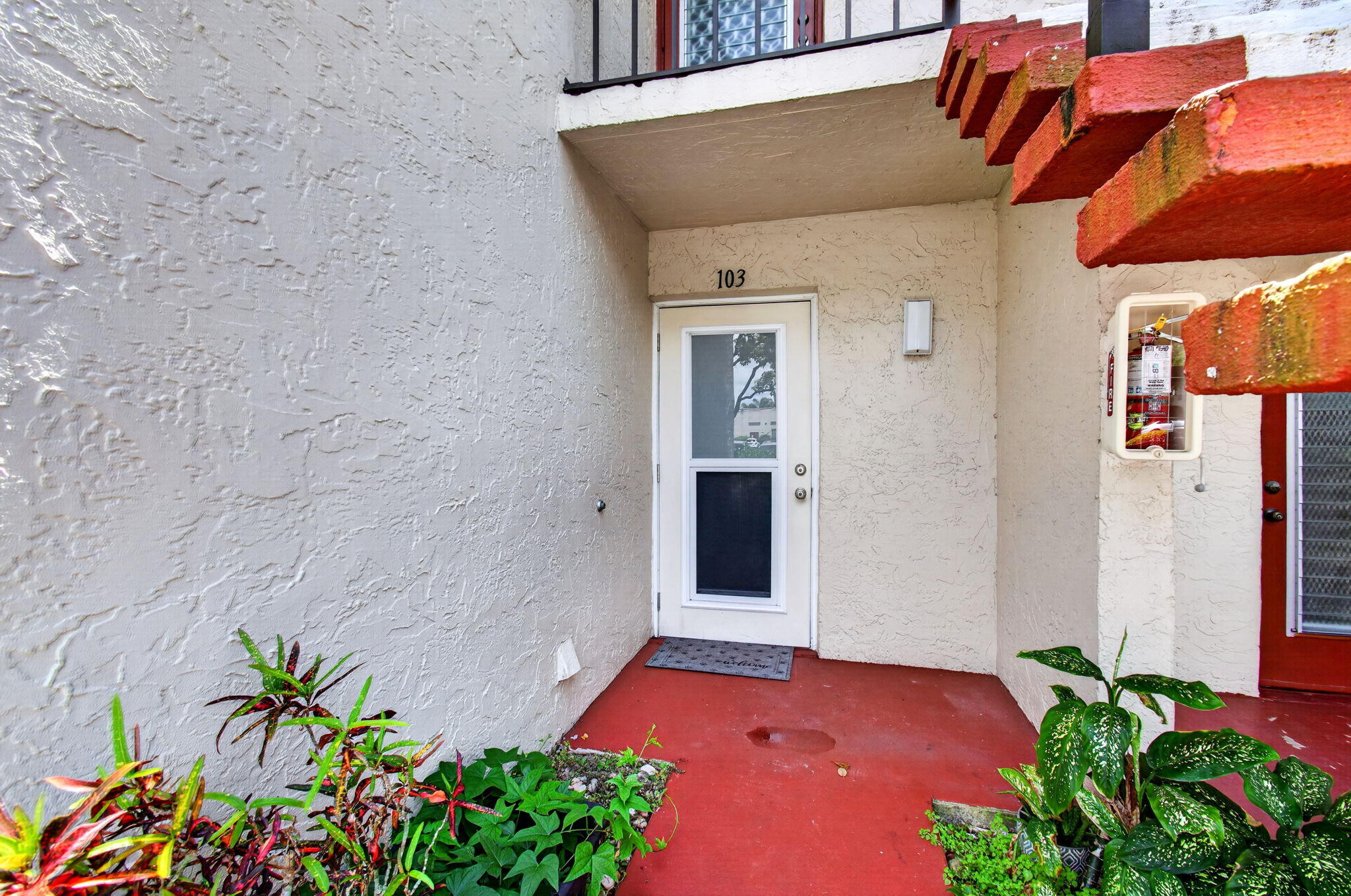 VILLAGES OF ORIOLE ABBEY CONDO - Residential