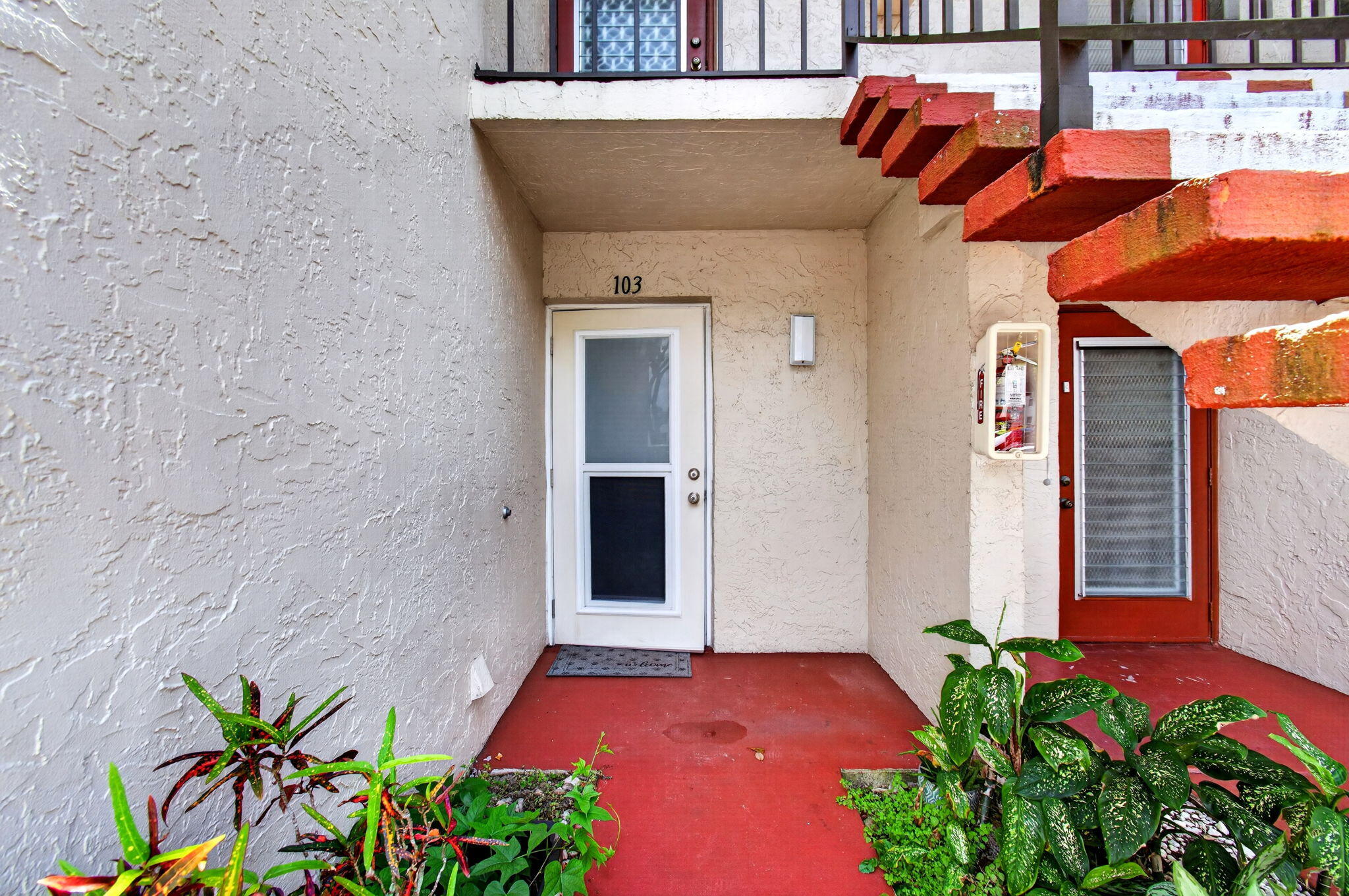 VILLAGES OF ORIOLE ABBEY CONDO - Residential