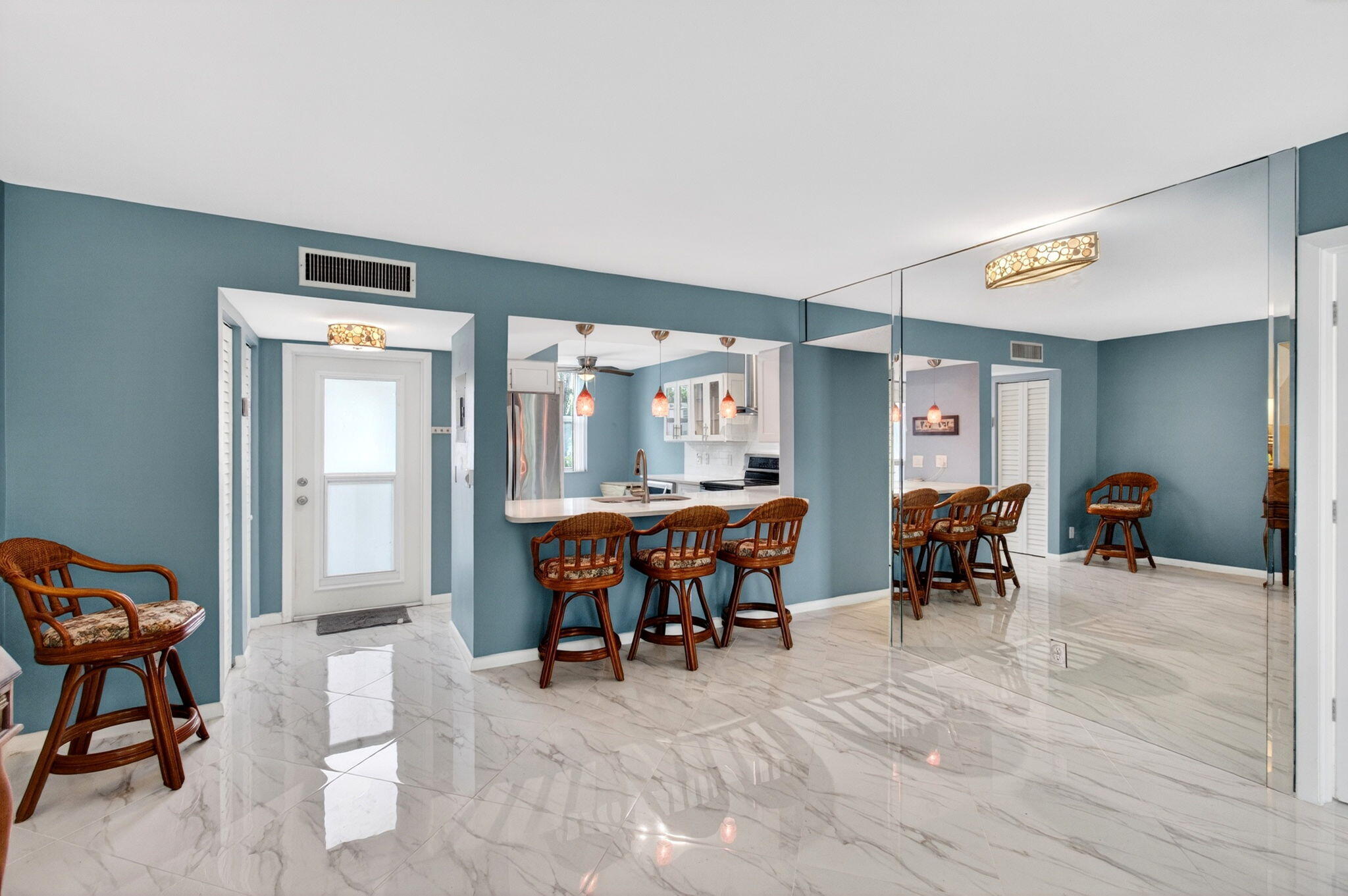 VILLAGES OF ORIOLE ABBEY CONDO - Residential