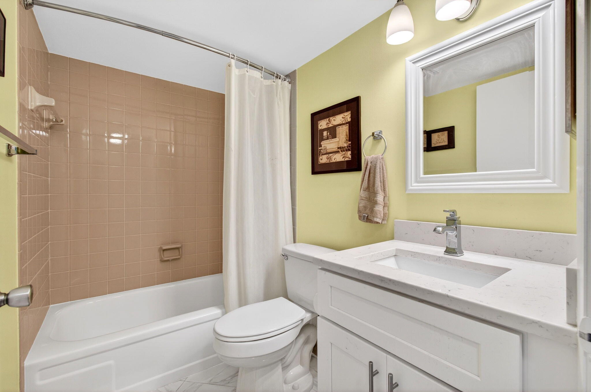 VILLAGES OF ORIOLE ABBEY CONDO - Residential