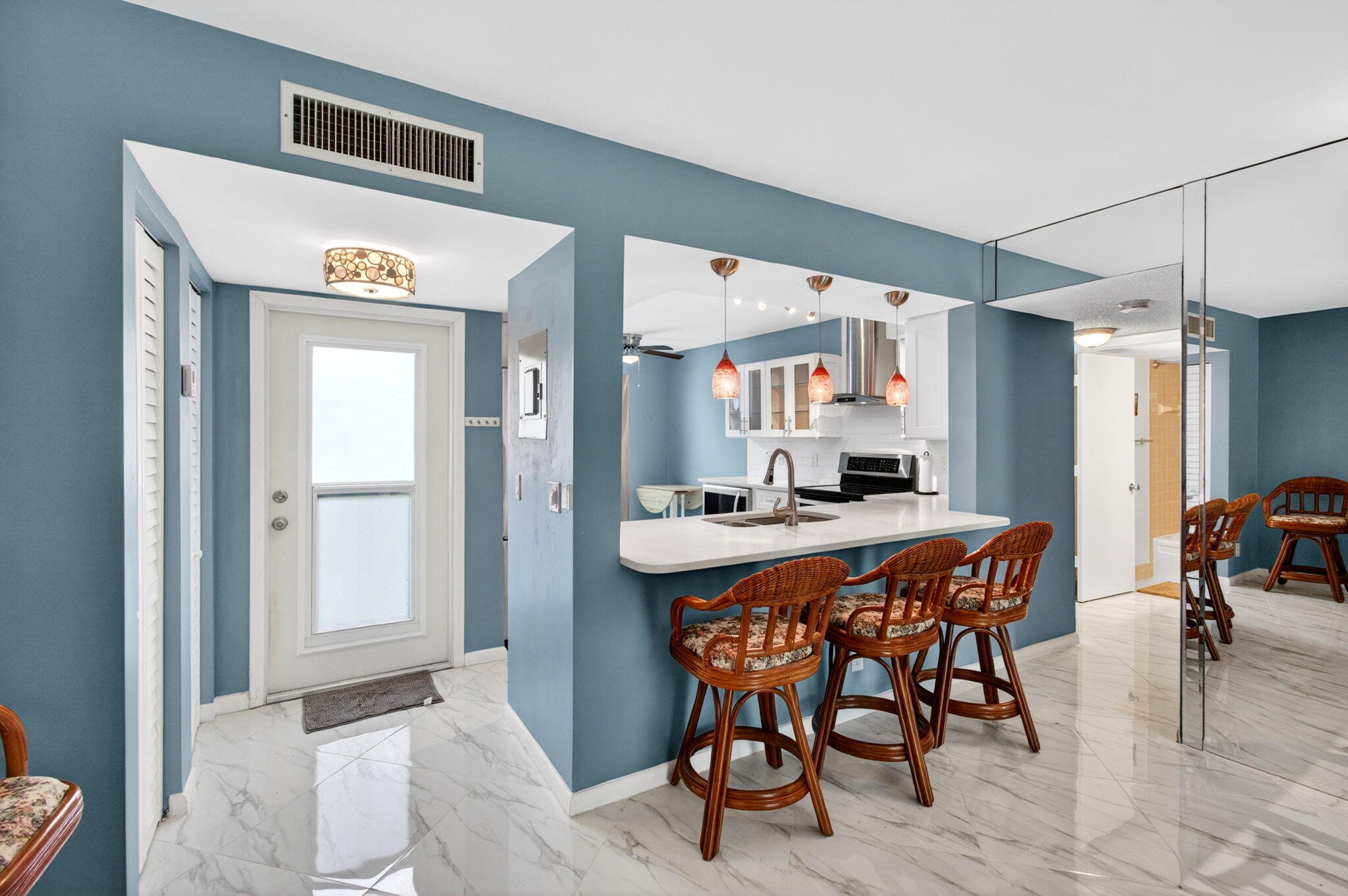 VILLAGES OF ORIOLE ABBEY CONDO - Residential