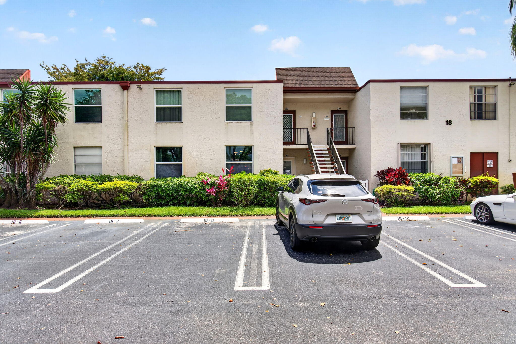 VILLAGES OF ORIOLE ABBEY CONDO - Residential