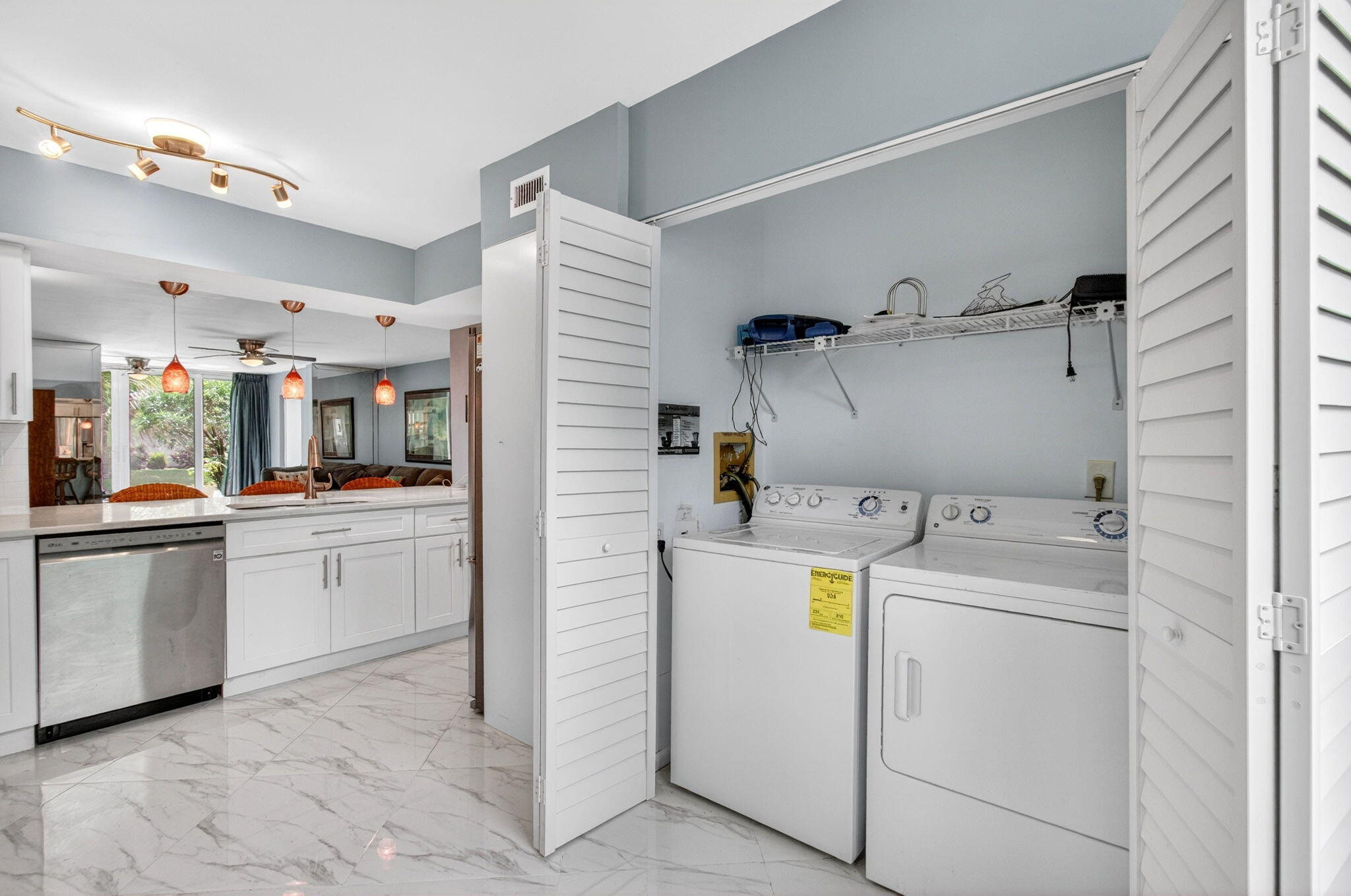 VILLAGES OF ORIOLE ABBEY CONDO - Residential