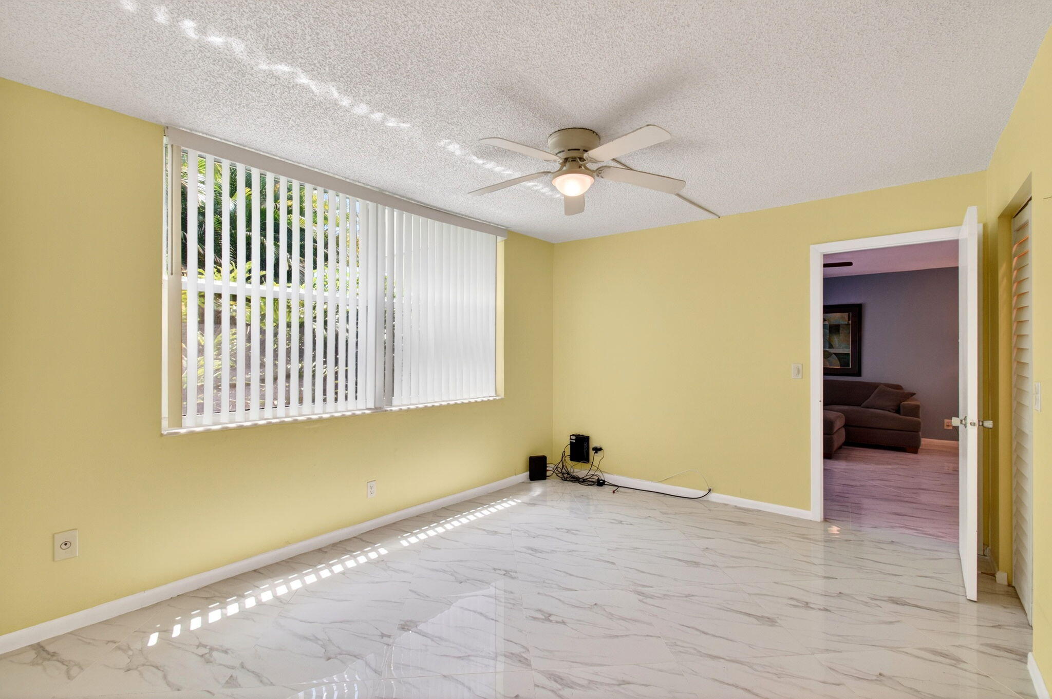 VILLAGES OF ORIOLE ABBEY CONDO - Residential