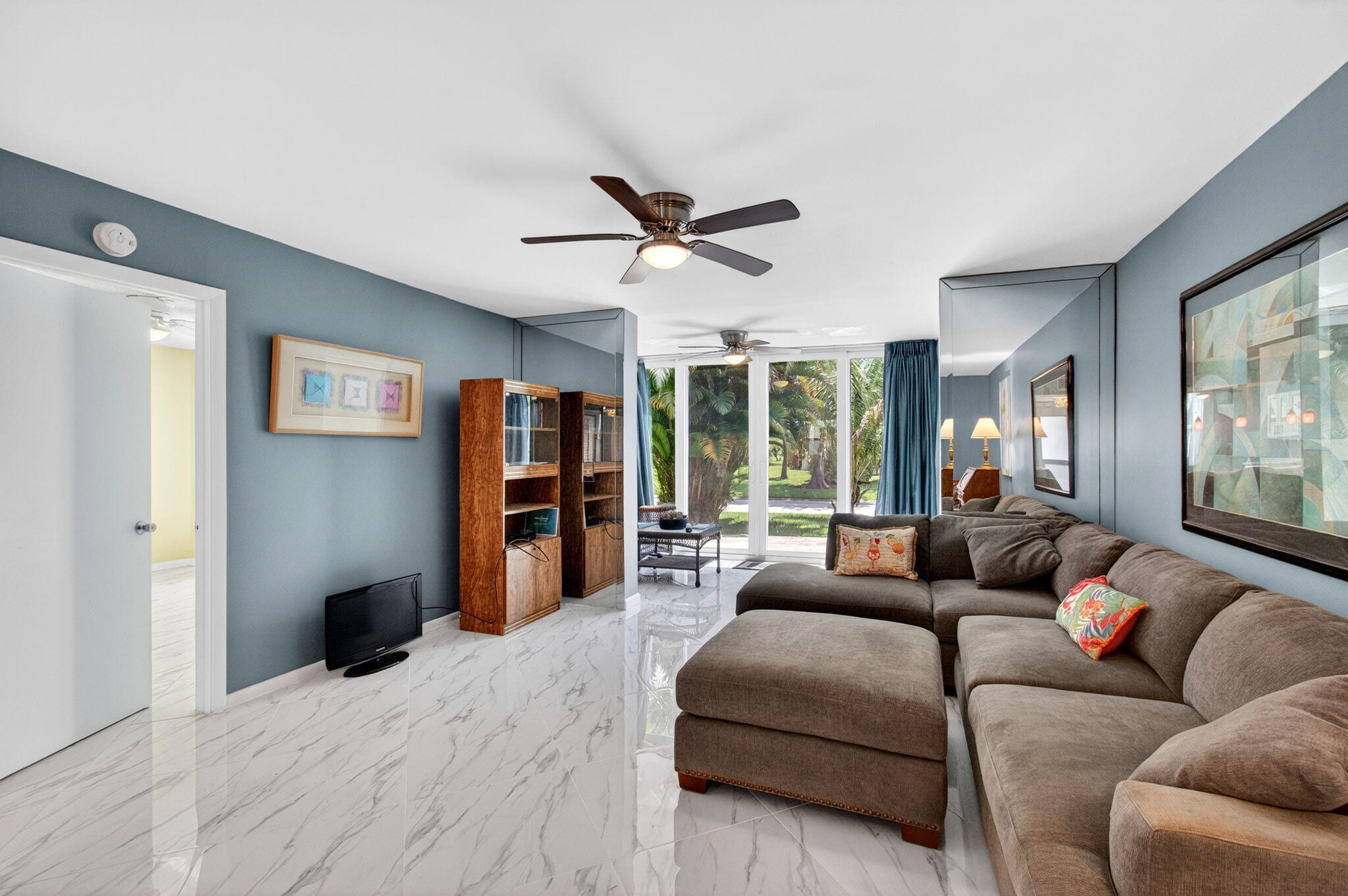 VILLAGES OF ORIOLE ABBEY CONDO - Residential