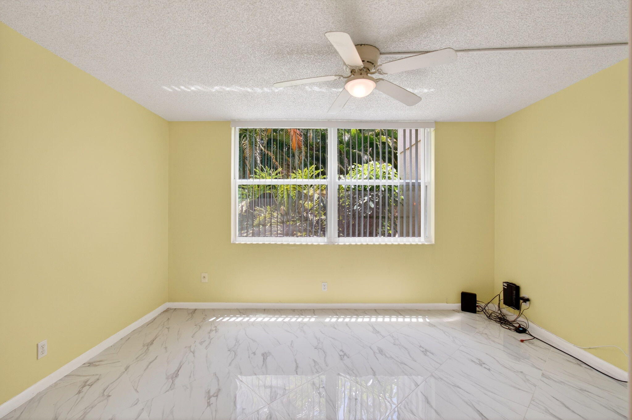 VILLAGES OF ORIOLE ABBEY CONDO - Residential