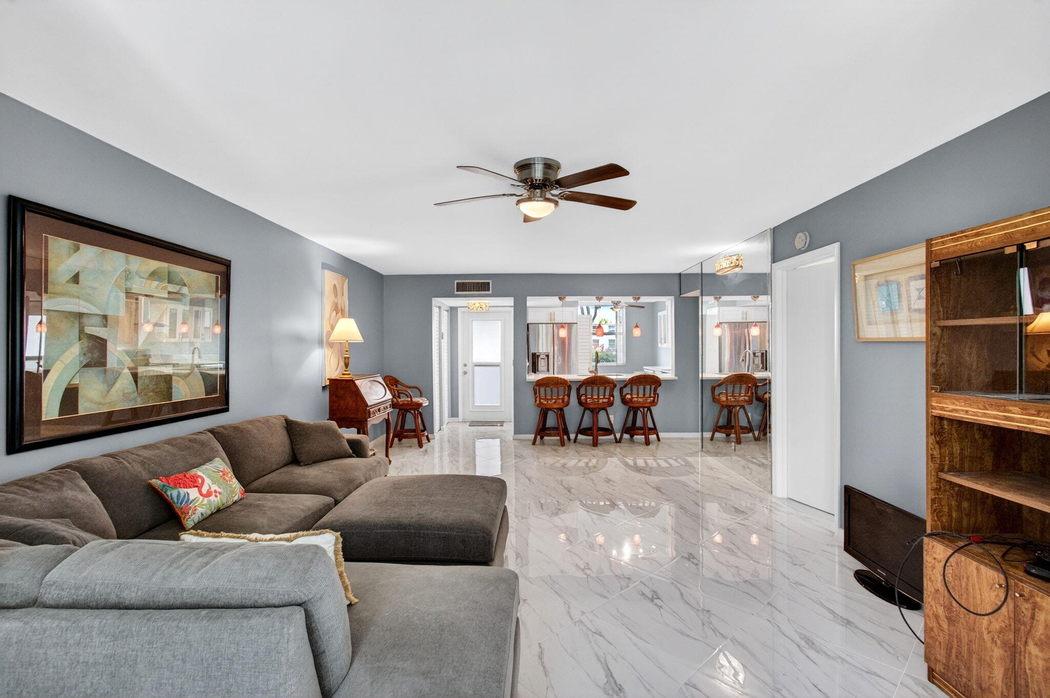 VILLAGES OF ORIOLE ABBEY CONDO - Residential