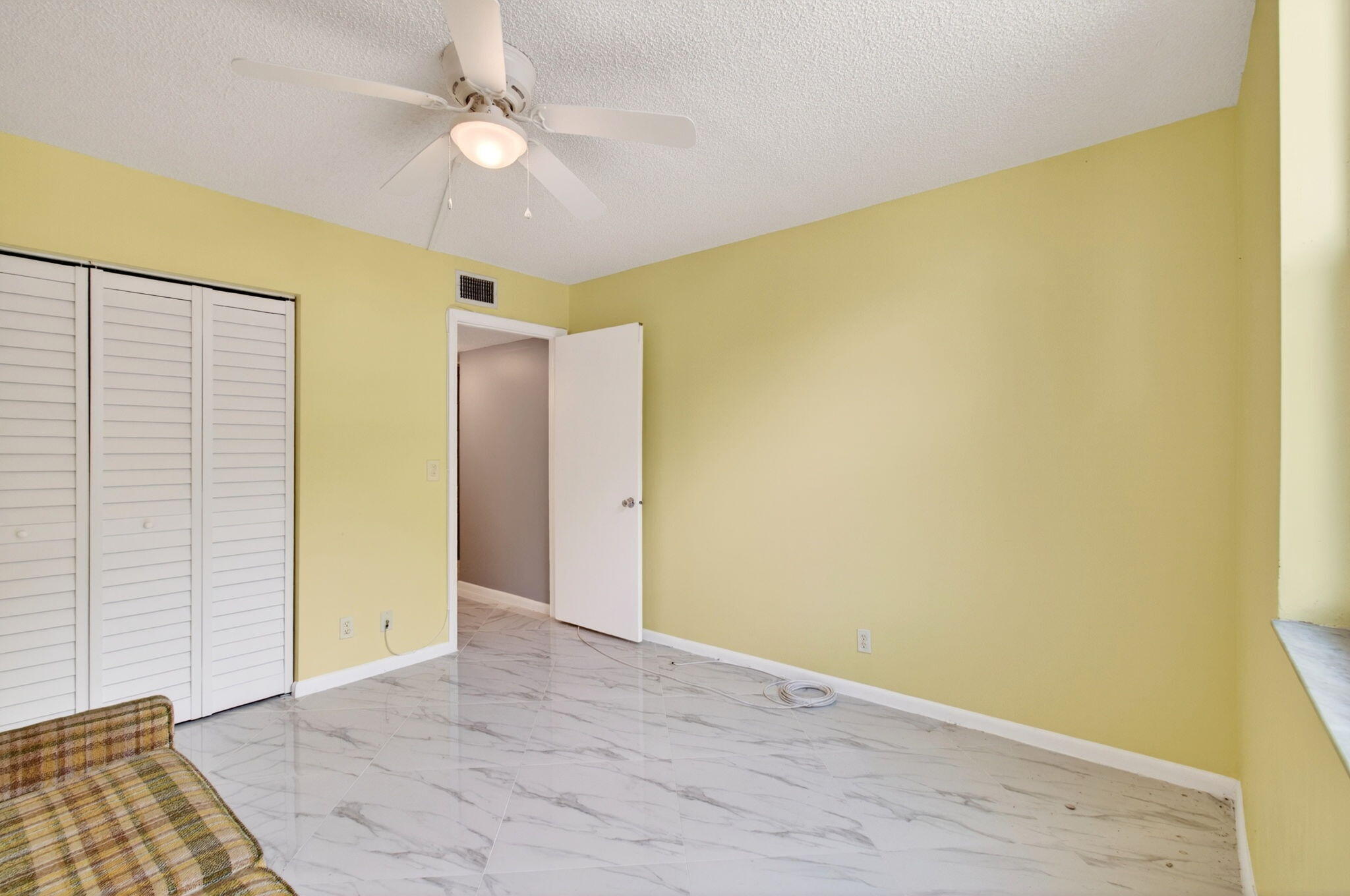 VILLAGES OF ORIOLE ABBEY CONDO - Residential