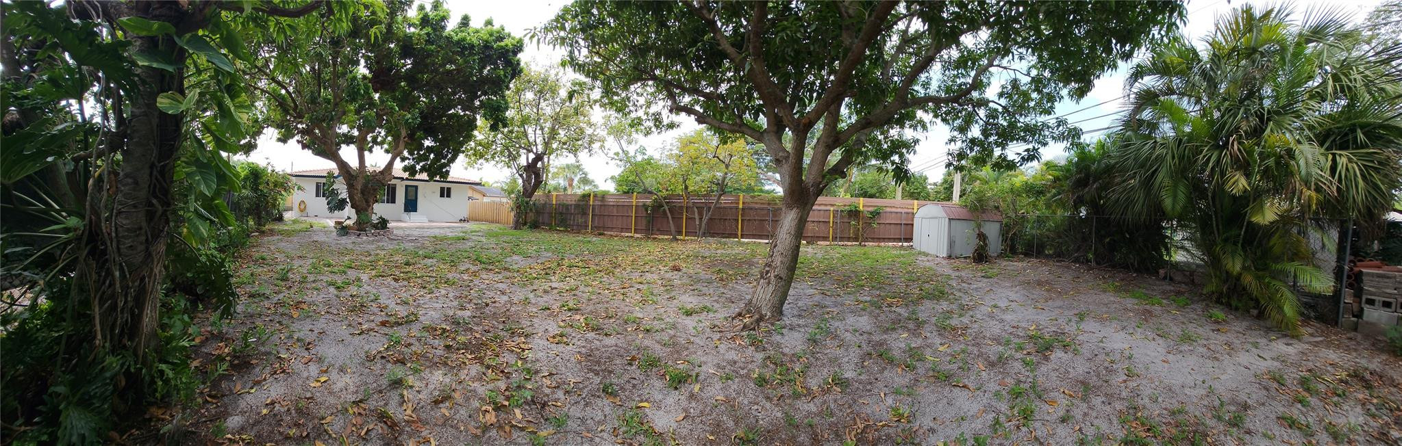 HOLLYWOOD LITTLE RANCHES - Residential Lease