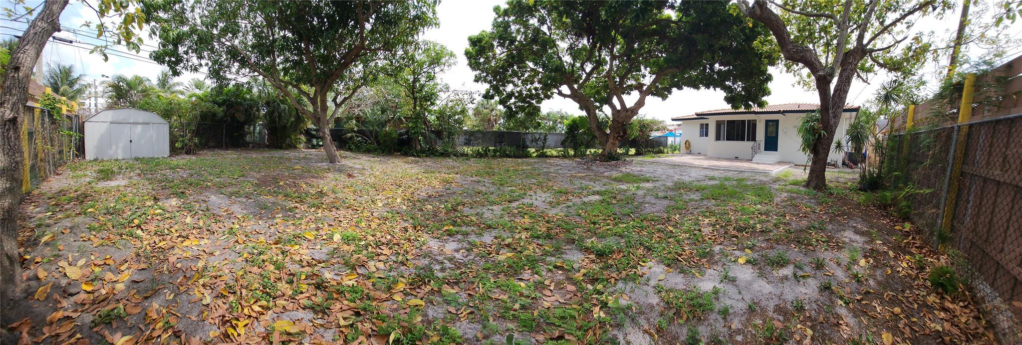 HOLLYWOOD LITTLE RANCHES - Residential Lease