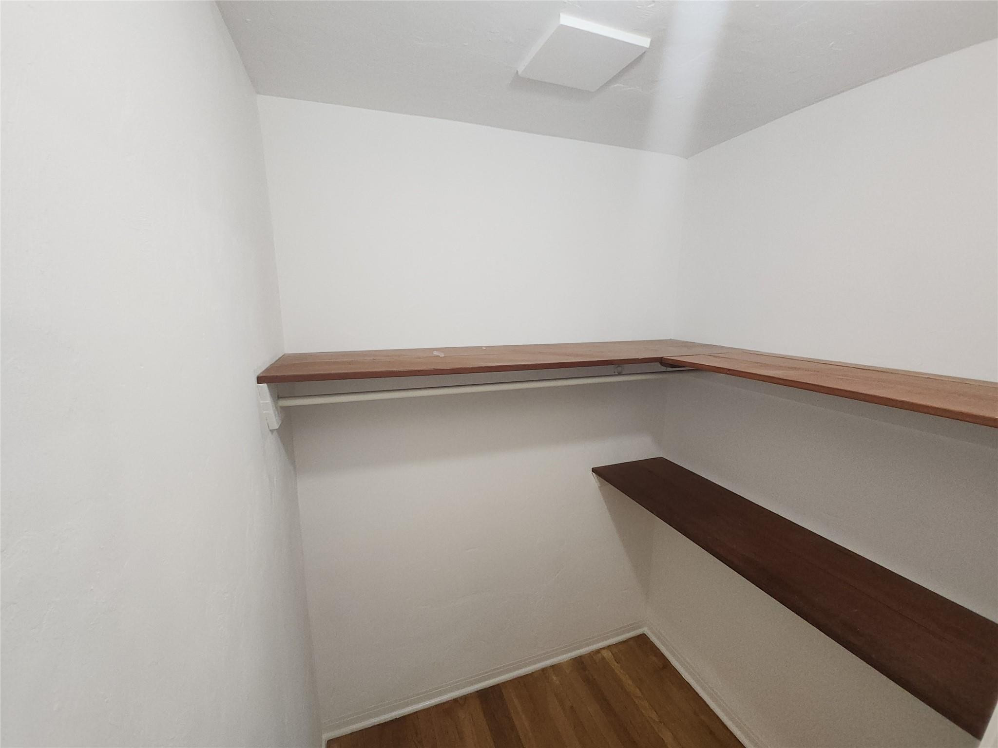 HOLLYWOOD LITTLE RANCHES - Residential Lease