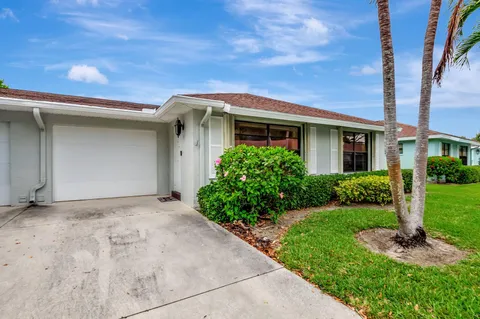 9765 Pecan Tree Drive Unit B, Boynton Beach, FL MLS: R11075231