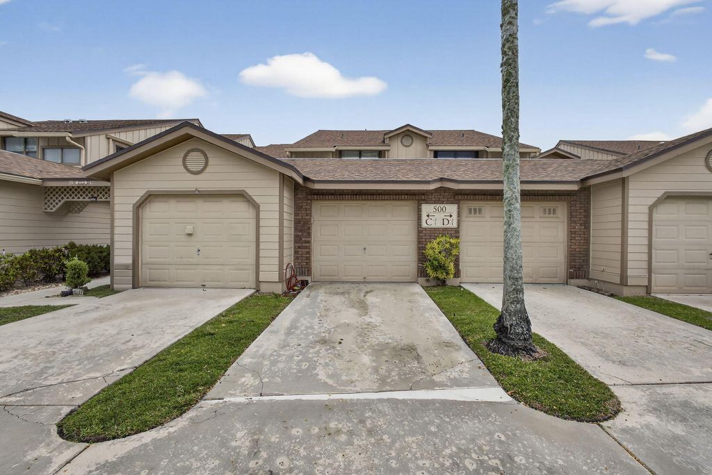 Photo of 500 Crosswinds Drive #C1, Greenacres, FL 33413 (MLS # B26012316)