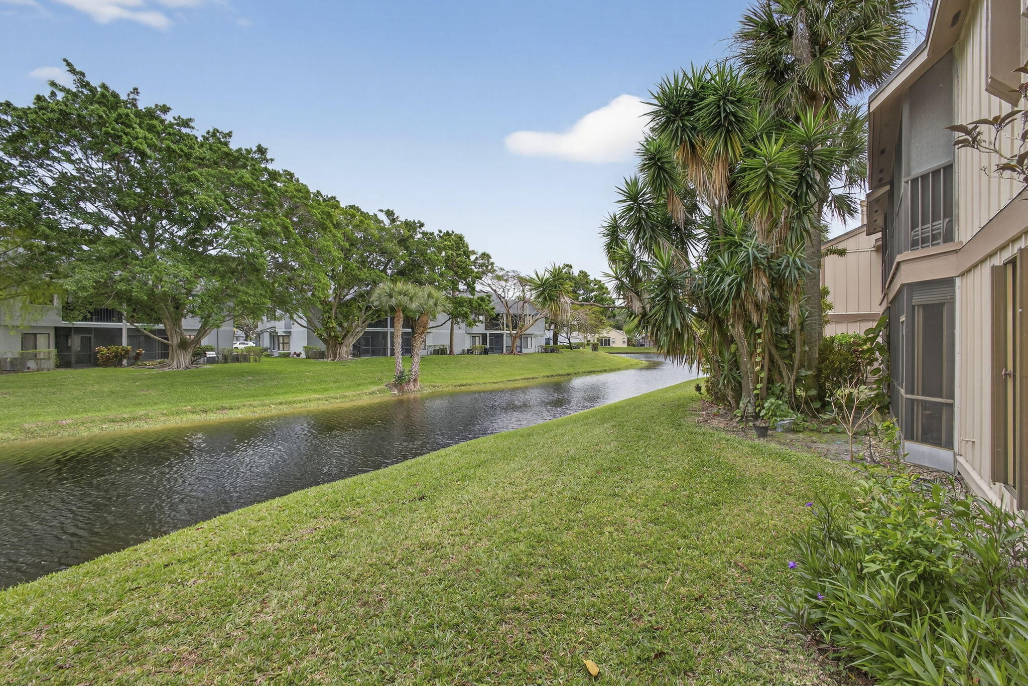 CROSSWINDS AT RIVER BRIDGE CONDO - Residential